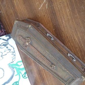 Coffin shaped jewelry box